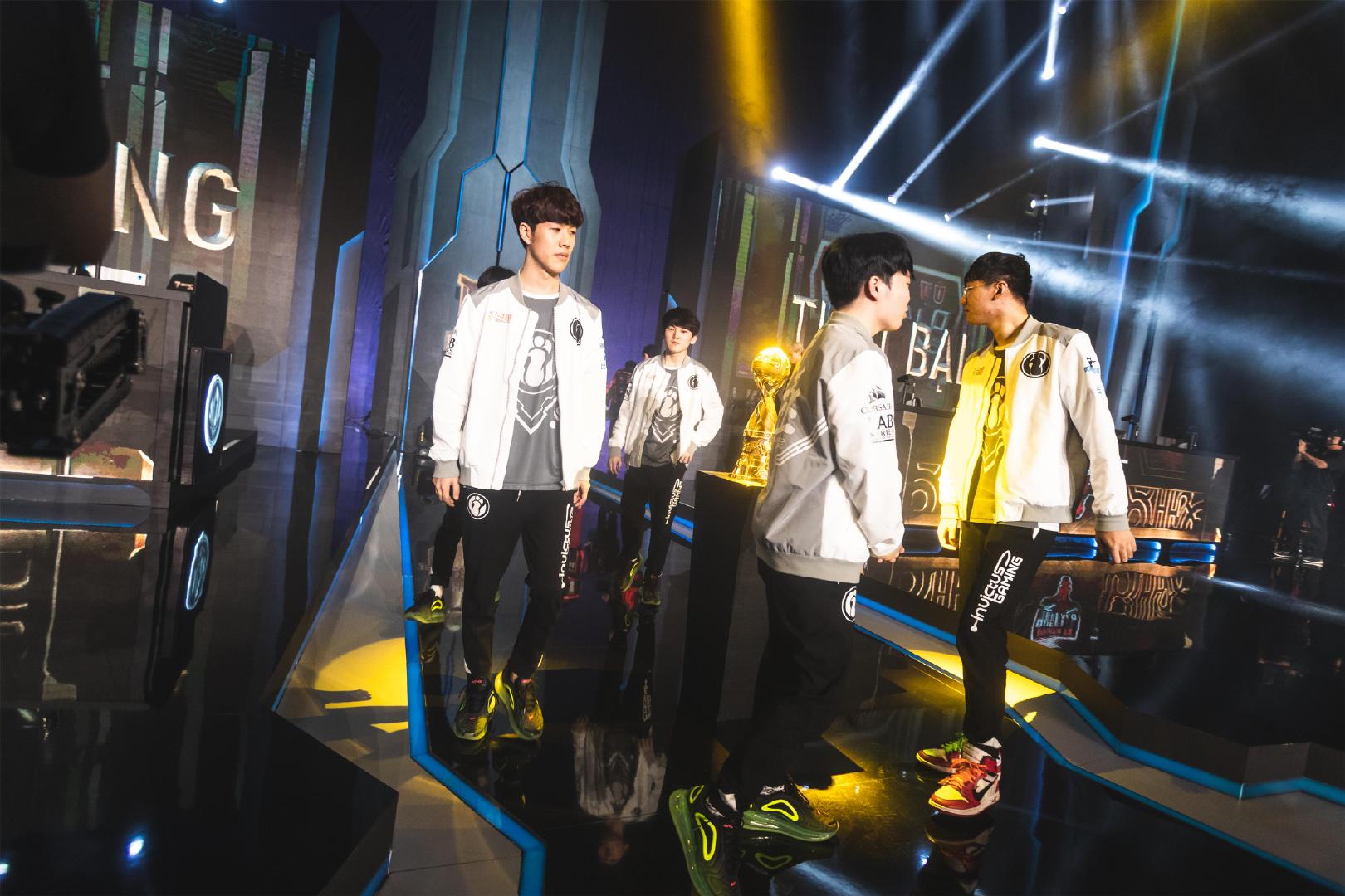 同时以战术 同时以战术